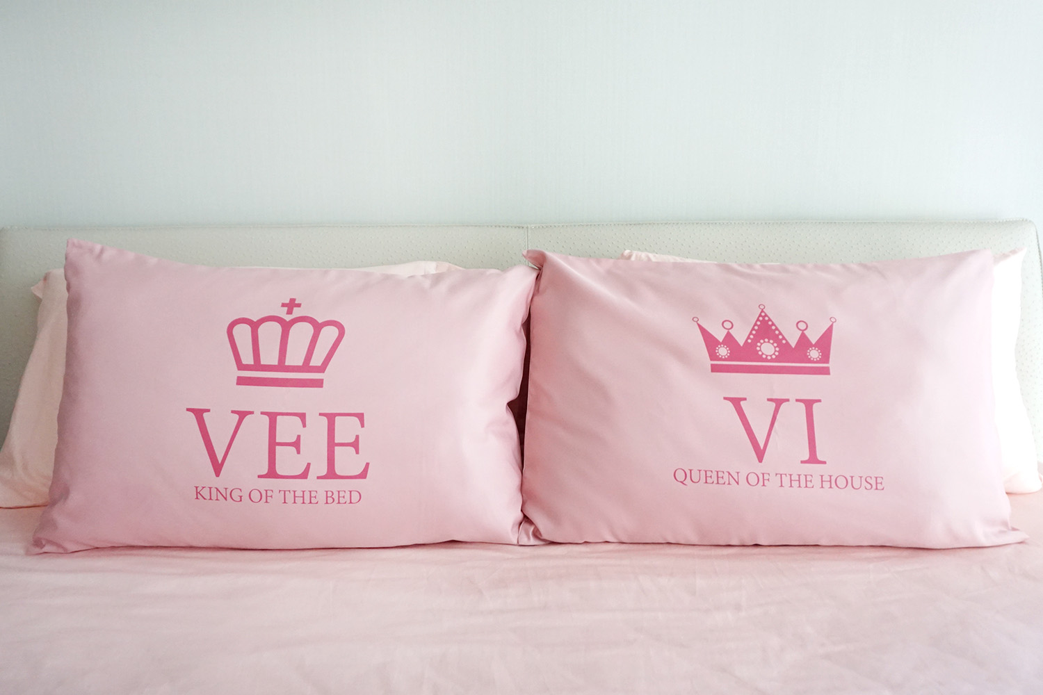 ปลอกหมอนหนุนคู่ สีชมพู ลาย King & Queen - Pink