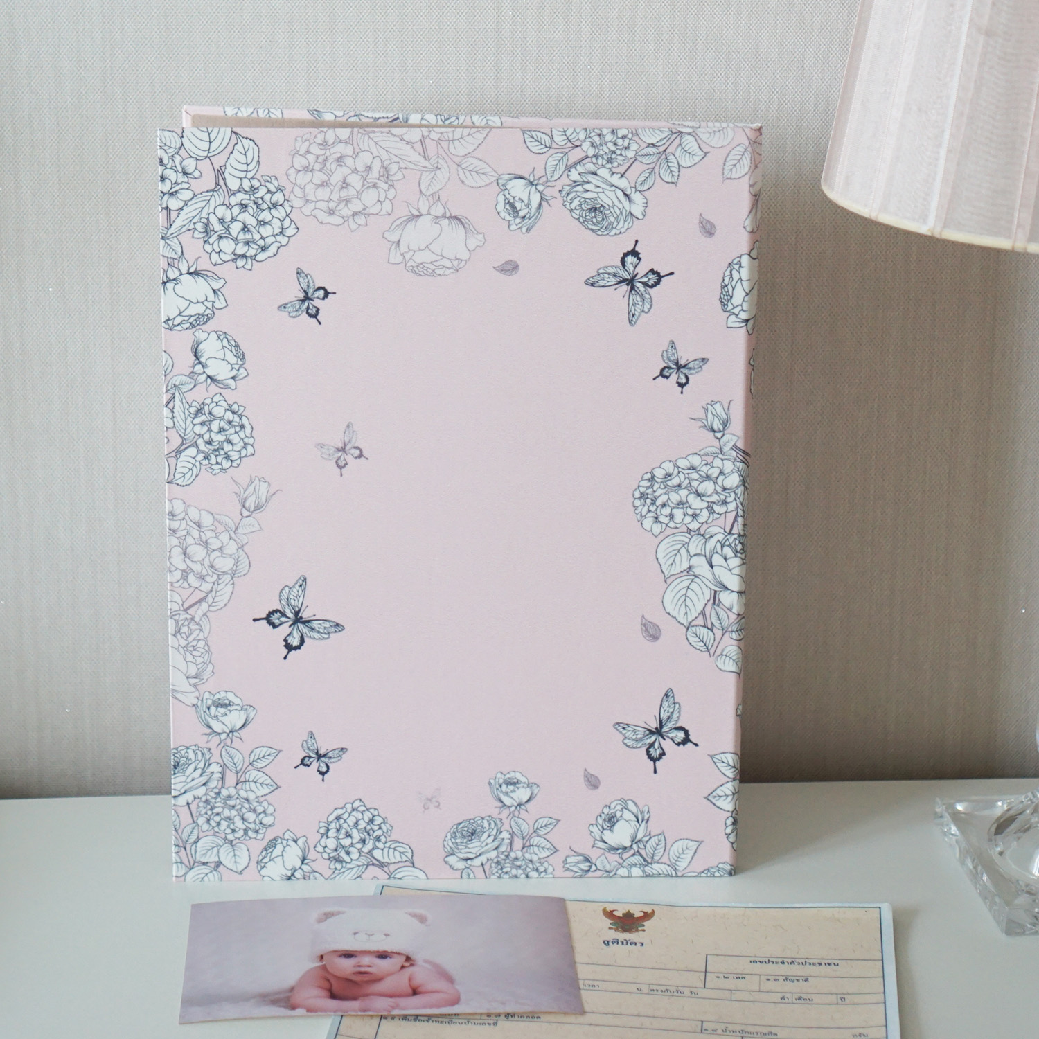 แฟ้มทะเบียนสมรส/สูติบัตร สั่งทำใส่ข้อความ ลาย Butterfly Vintage - Pink