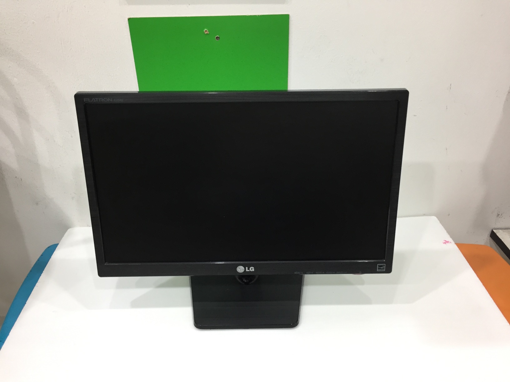 20" LED LG E2042