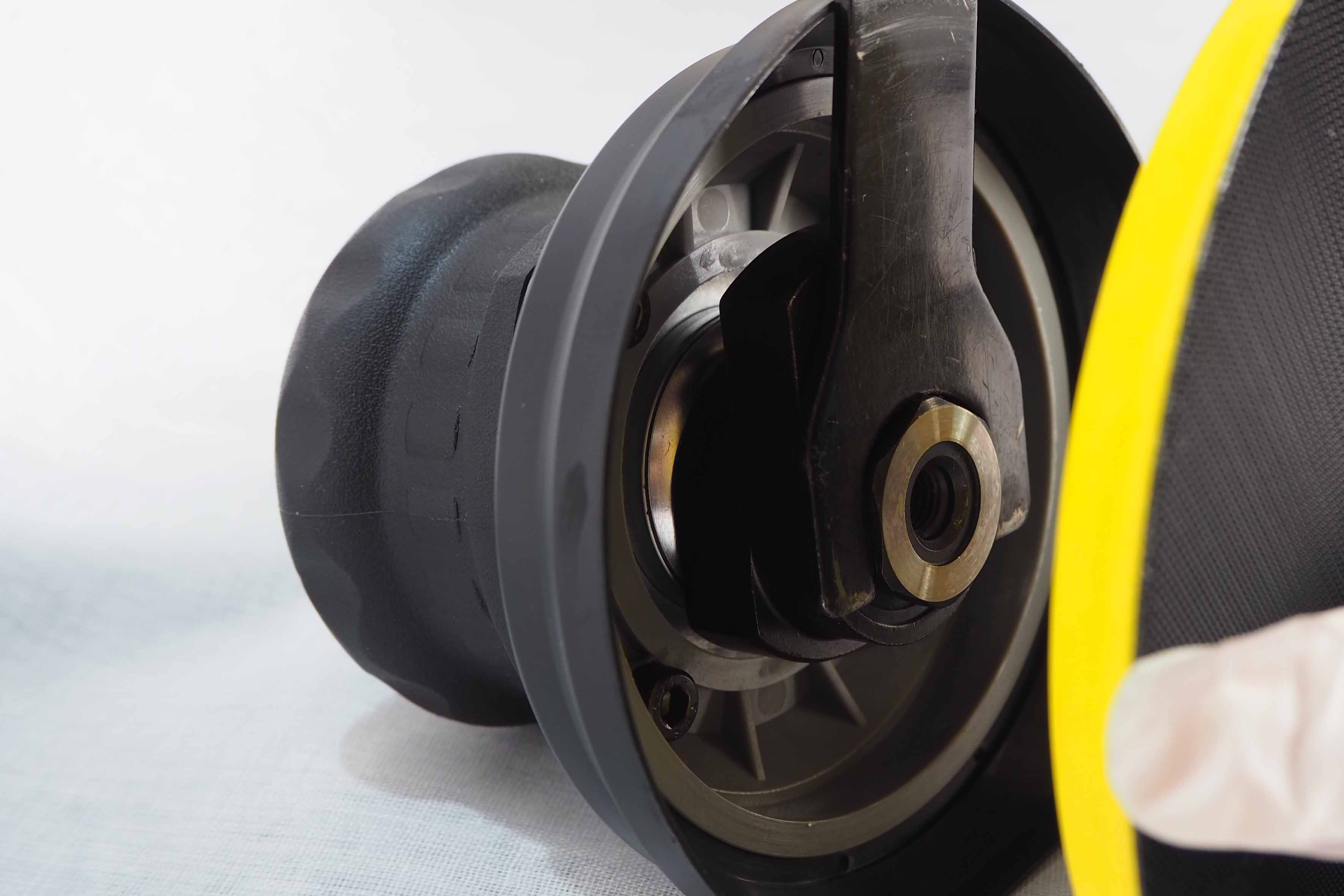 เครื่องขัดกระดาษทรายกลมระบบลมแบบดูดฝุ่น / BE-KZ-OBS