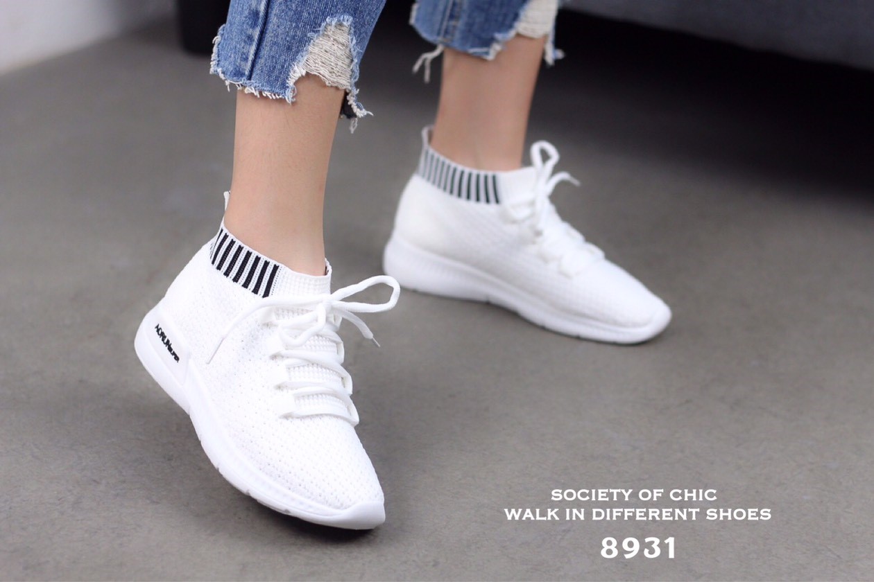 รองเทเา้ผ้าใบสไตล์Sportแต่งขอบถุงเท้าลายทาง (สีขาว)