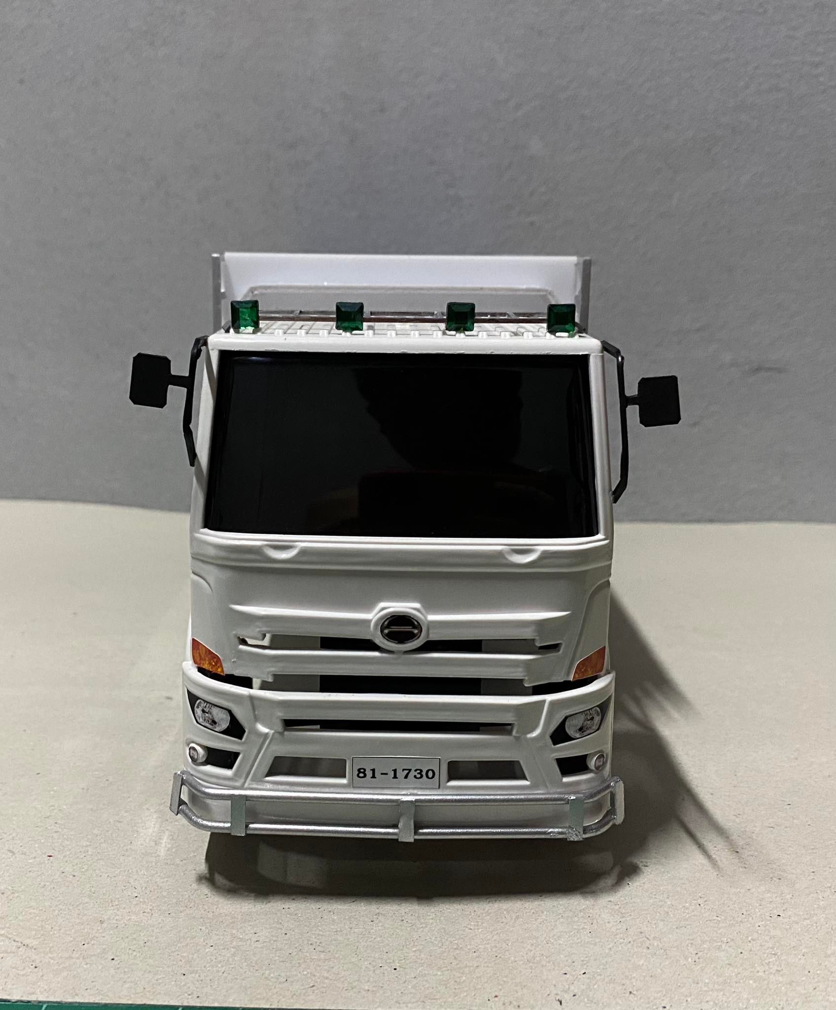 รถหกล้อคอก