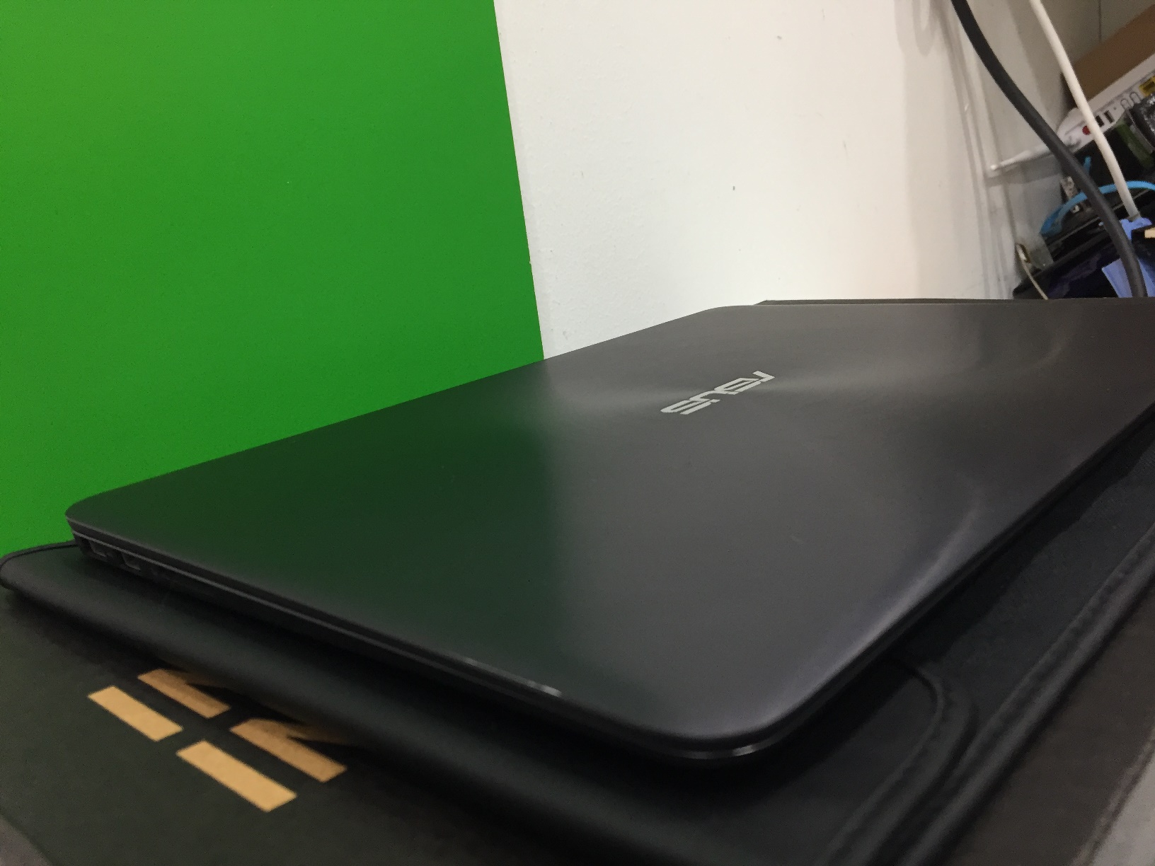 ASUS ZenBook UX305U i5-6200 SSD256