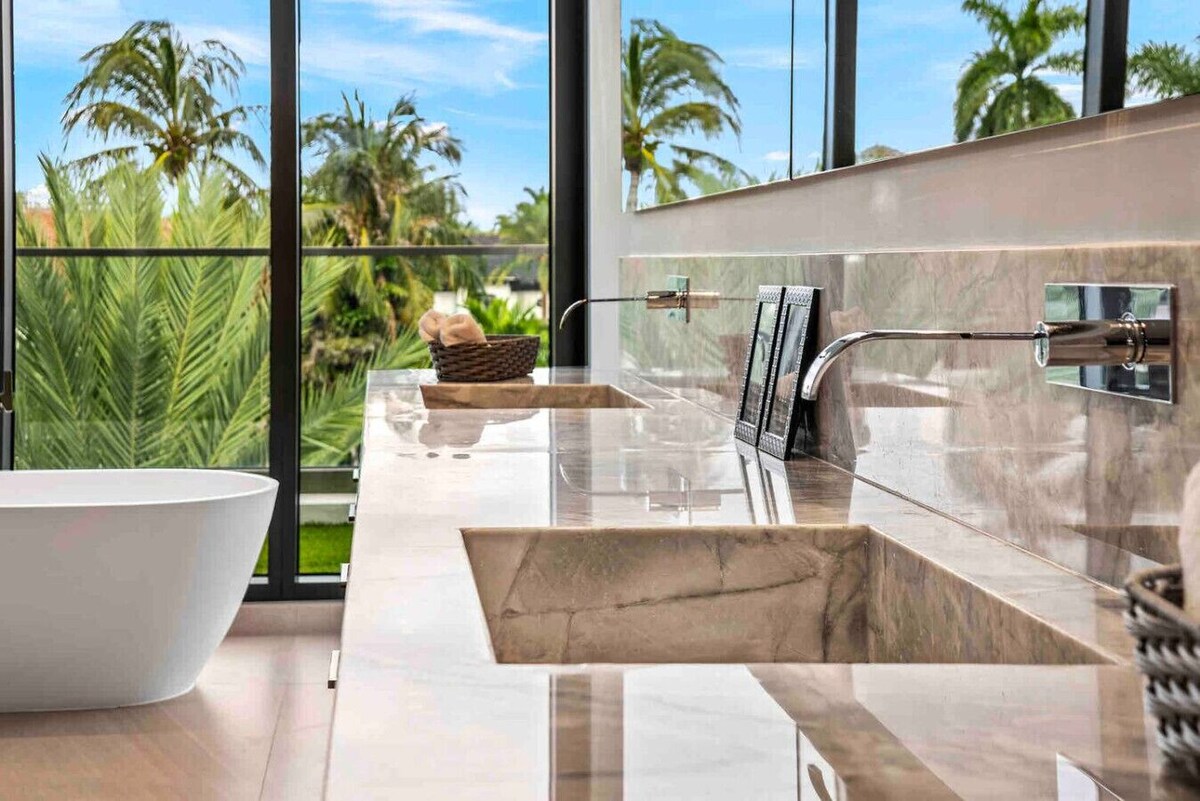 ขายโรงแรมหรู ระดับ 4 ดาว ติดถนนบางนา-ตราด บางเสาธง สมุทรปราการ