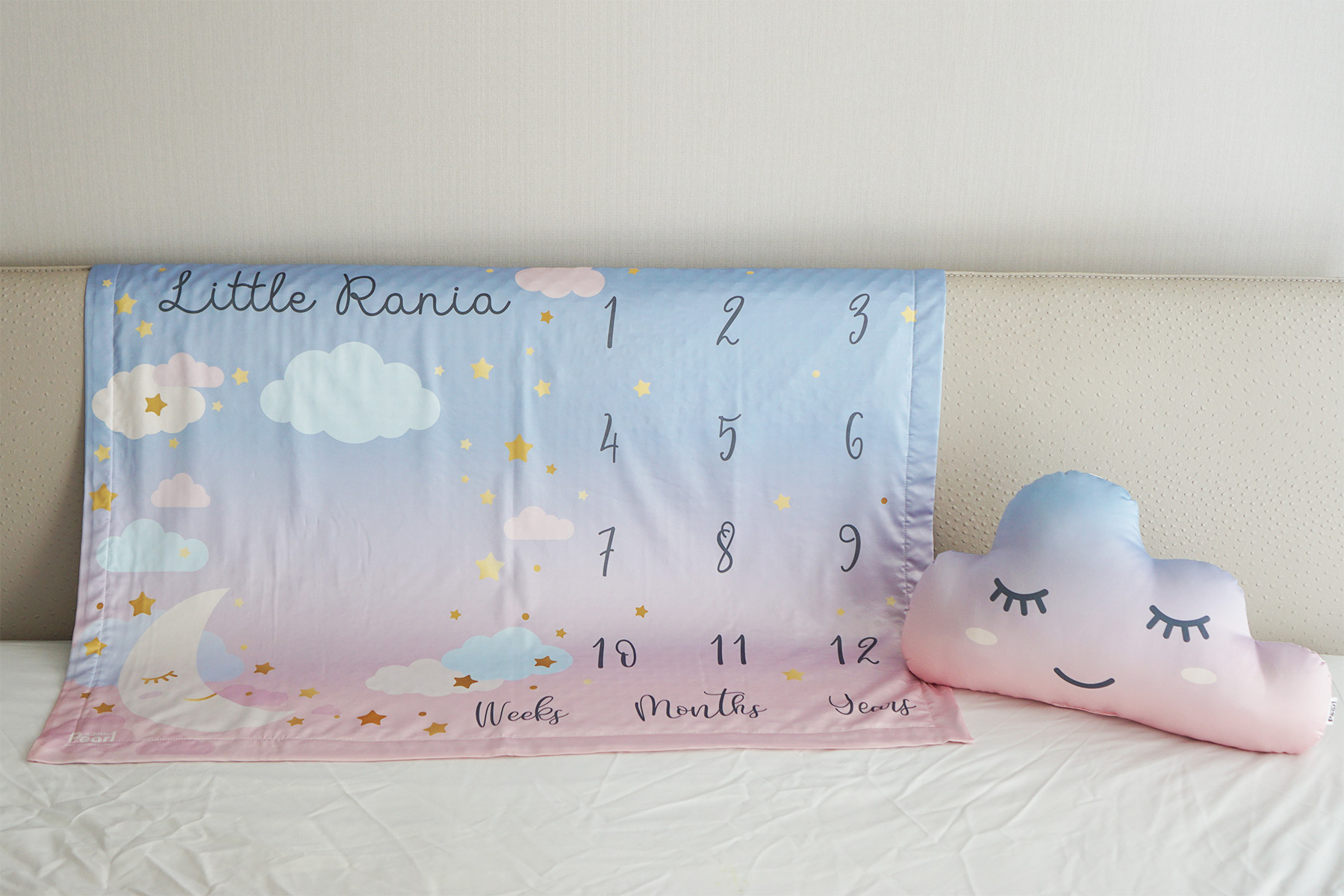 ชุดของขวัญเด็ก ผ้าห่ม Milestone ขนาด 75x100cm ลาย Moon - Blue Pink + หมอนอิง ลาย Cloud