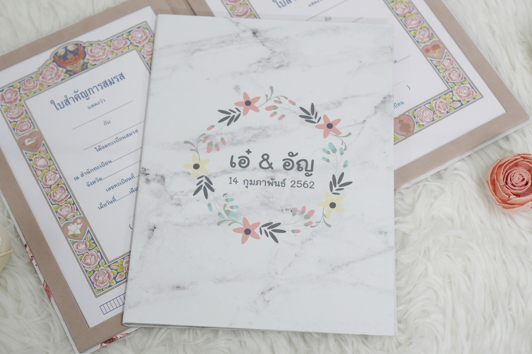 แฟ้มทะเบียนสมรส/สูติบัตร สั่งทำใส่ข้อความ ลาย Marble - Floral Frame