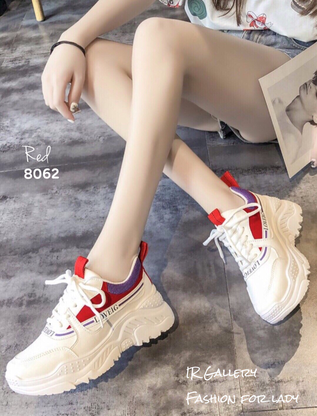 รองเท้าผ้าใบทรงSportแต่งสีแฟชั่น (สีดำ)