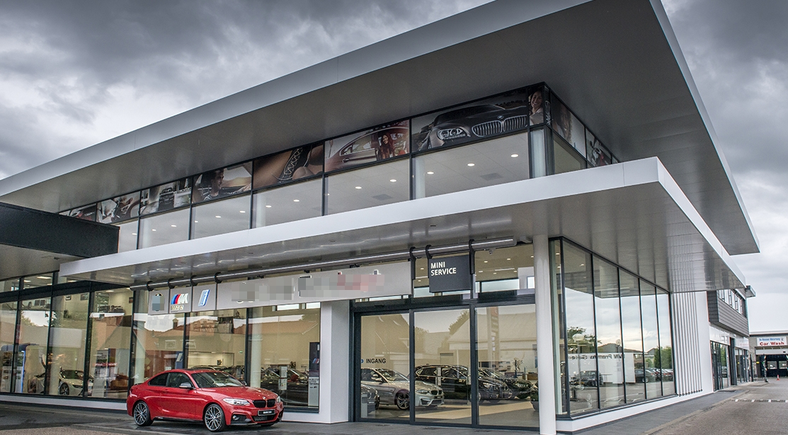 Car showroom and auto repair service center for sale or lease Next to Petchkasem Road, Sam Phran, Nakhon Pathom