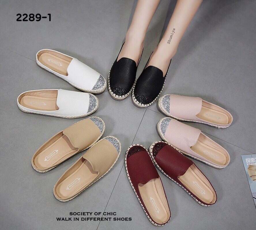 รองเท้าสวมแต่งกากเพชร (สีชมพู)