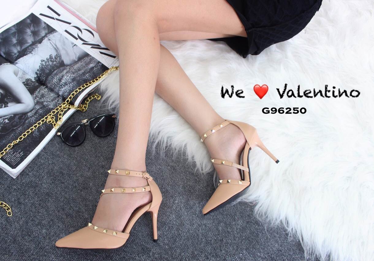 รองเท้า Style Valentino สายไขว้ (สีครีม)