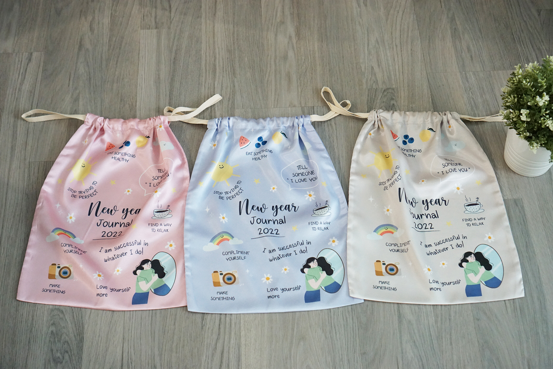ถุงผ้าซาติน ไซส์ L สั่งทำใส่ชื่อ Set ปีใหม่ - New Year Journal (Free กล่องของขวัญ)