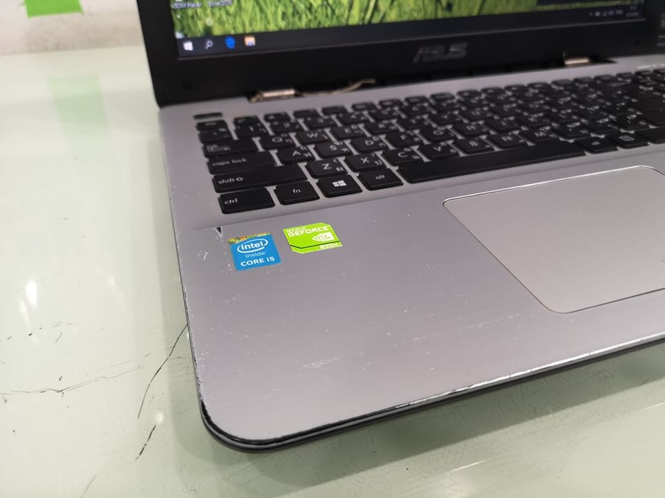 ASUS X555LD มีตำหนิ