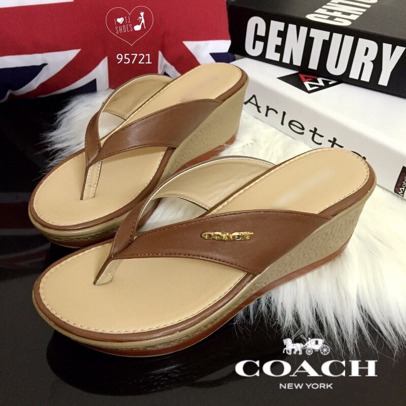 พร้อมส่ง : รองเท้าแตะหูหนีบ STYLE COACH (สีน้ำตาล)