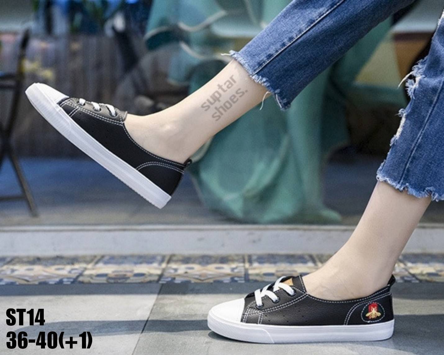 รองเท้าผ้าใบแฟชั่นแต่งส้นลายผึ้ง (สีขาว)