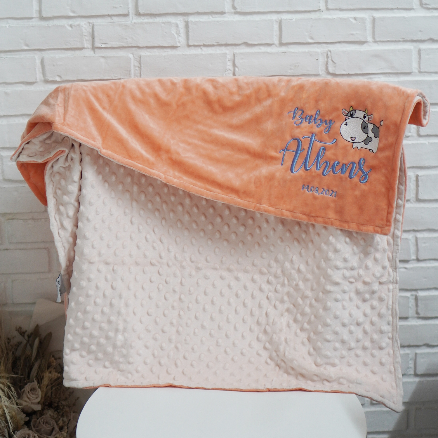 ผ้าห่ม Minky - สีพีช 75x100cm แบบปักชื่อ+การ์ตูน - Cow