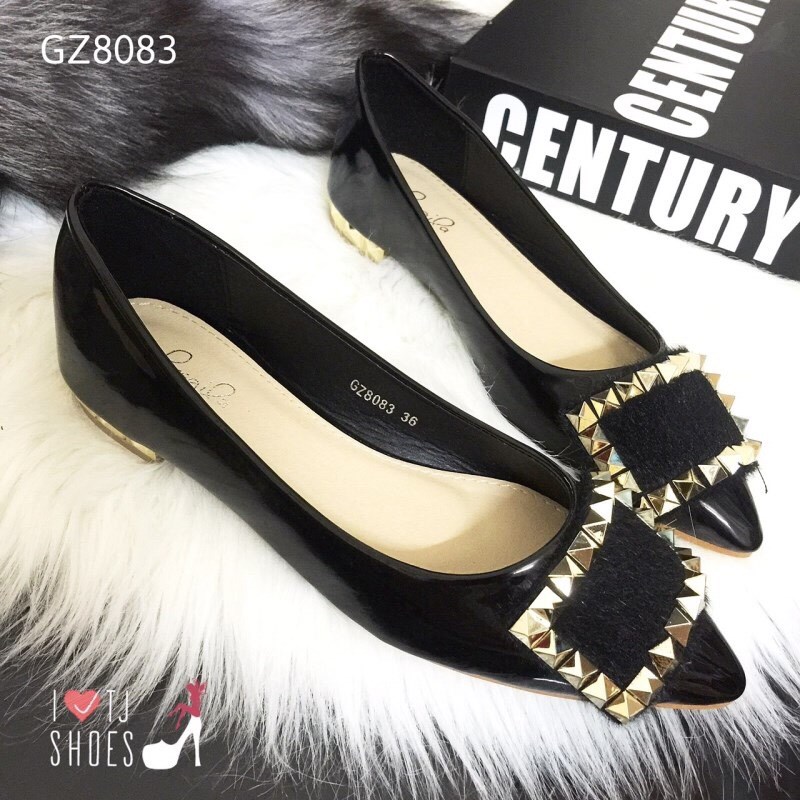 พร้อมส่ง : รองเท้าคัทชู Manolo Blahnik Style (สีดำ)