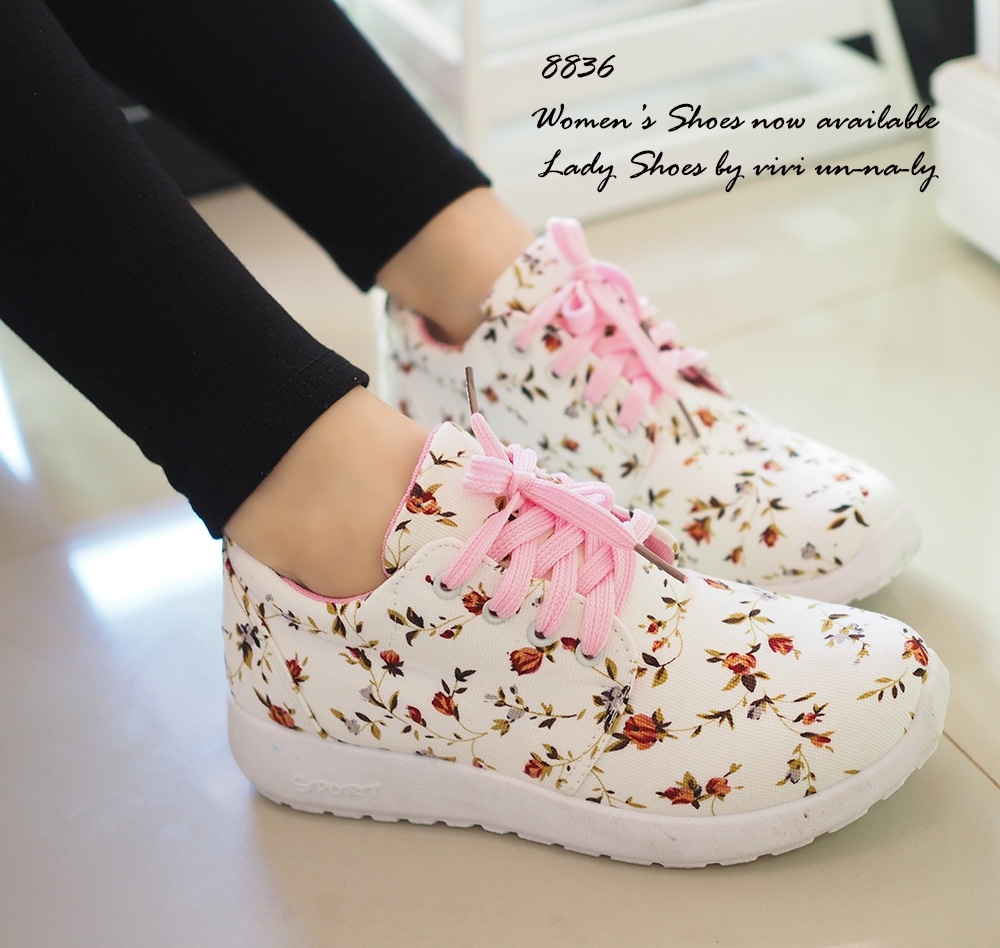 พร้อมส่ง : รองเท้าผ้าใบลายดอก (สีชมพู)