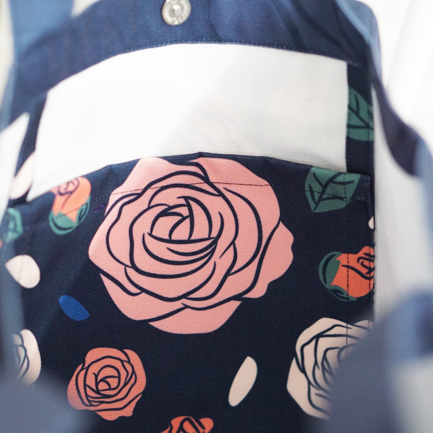 กระเป๋าผ้าแคนวาส ปักชื่อ ลาย Rose - Navy