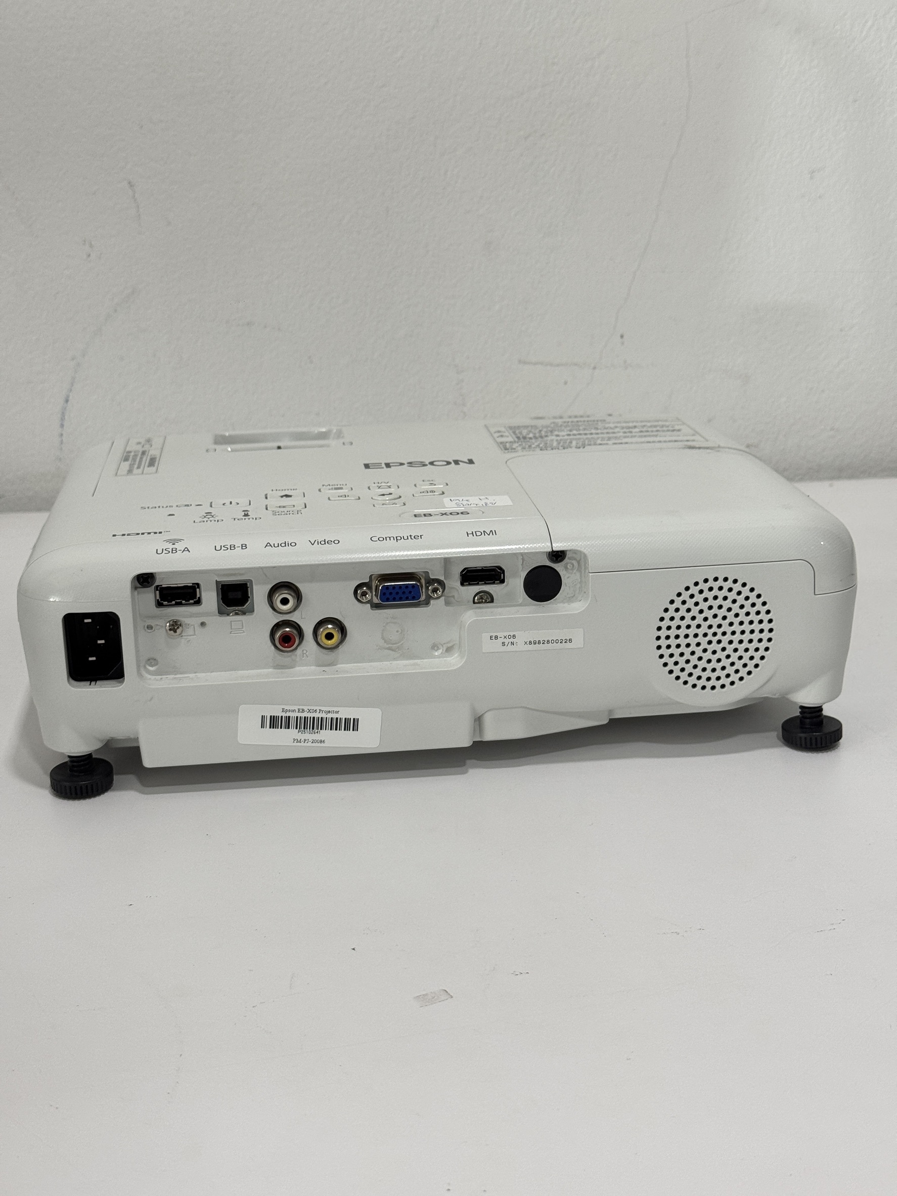 โปรเจกเตอร์ Epson EB-X06 Projector