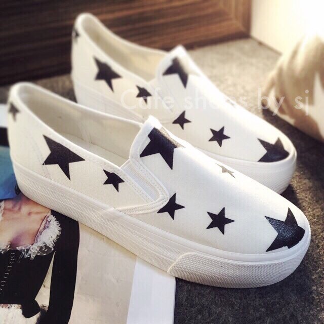 พร้อมส่ง : รองเท้าผ้าใบแฟชั่นเกาหลีลายดาว