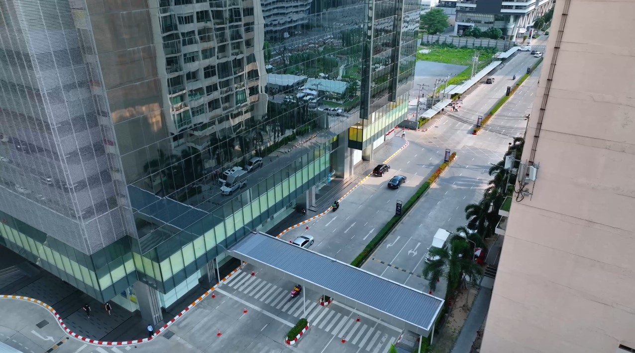 เดอะไนน์ ทาวเวอร์ส แกรนด์ พระราม 9 (The Ninth Towers Grand Rama9) อาคารสำนักงานให้เช่าย่านพระราม 9 ใกล้ห้างเซ็นทรัลพระราม 9 กรุงเทพฯ