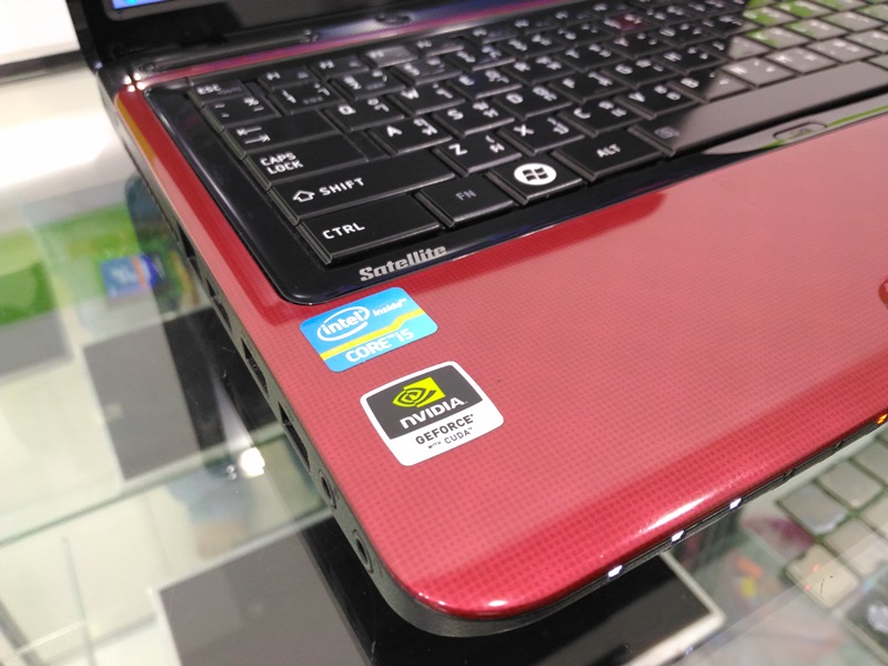 TOSHIBA Satellite L745