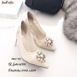 รองเท้าคัทชูลูกไม้ Style Roger Vivier (สีครีม)