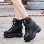 รองเท้าผ้าใบกันหนาวคาดเข็มขัด (สีดำ)