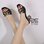 รองเท้าส้นสูงเปิดส้นแต่งอะไหล่ (สีดำ)