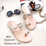 รองเท้าแตะสวมโป้งแต่งอะไหล่ (สีชมพู)