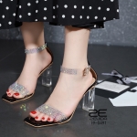 รองเท้าส้นแกวแต่งสายคาดคริสตัล (สีดำ)