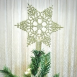 ดาวประดับยอดสน เกล็ดหิมะ ลายฉลุ กากเพชรสีทอง 20 ซม.