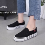 รองเท้าผ้าใบผ้านิ่มทรง Slip on (สีดำ)