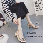 รองเท้ารัดข้อ Style Givenchy (สีครีม)