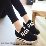 รองเท้าผ้าใบเสริมส้นเมจิกเทป (สีดำ)