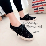 รองเท้าผ้าใบลูกไม้วินเทจแบบโปร่ง (สีดำ)