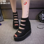 รองเท้าส้นเตารีดสักหลาดเว้าหน้า