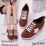 รองเท้าผ้าใบเสริมส้นแต่งลายดาว (สีน้ำตาล)