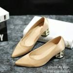 พร้อมส่ง : รองเท้าคัทชูทรงหัวแหลม (สีครีม)