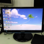 L19B310B 18.5" LED มีตำหนิเป็นเส้นแนวนอน 1 เส้น