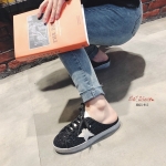 รองเท้าผ้าใบเปิดส้นกลิตเตอร์ลายดาว (สีดำ)