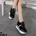 รองเท้าผ้าใบพียูเสริมส้นสไตล์แฟชั่นเกาหลี