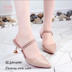 รองเท้าคัทชูส้นเตี้ยแต่งสายคาด (สีชมพู)