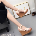 รองเท้าส้นเตารีดสานสามตอน (สีครีม)