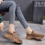 รองเท้าผ้าใบทรงSportแต่งลายเสือ (สีน้ำตาลอ่อน)