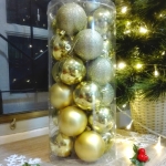 บอลทอง(วาว ด้าน กากเพชร)60 mm (24 ลูก) Christmas Baubles (24 pieces)