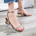 รองเท้าส้นเตี้ยแต่งสายคาดเพชร (สีทอง)