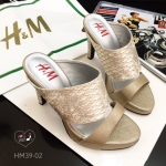 พร้อมส่ง : รองเท้าส้นสูง H&M ลายเกล็ดปลา (สีทอง)