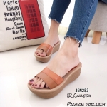 รองเท้าลำลองส้นเตารีดสายคาดนิ่ม (สีตาลหนัง)