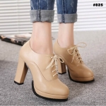 รองเท้าผ้าใบทรงมินิบูท (สีครีม)